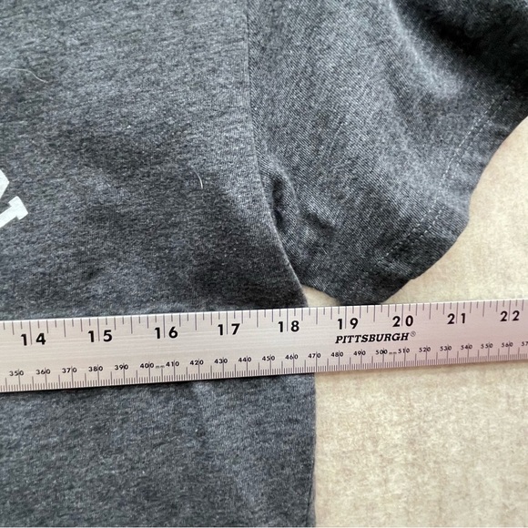 Women's Fifth Sun  "be the person your pet thinks you are" Statement Tshirt L - Picture 6 of 7